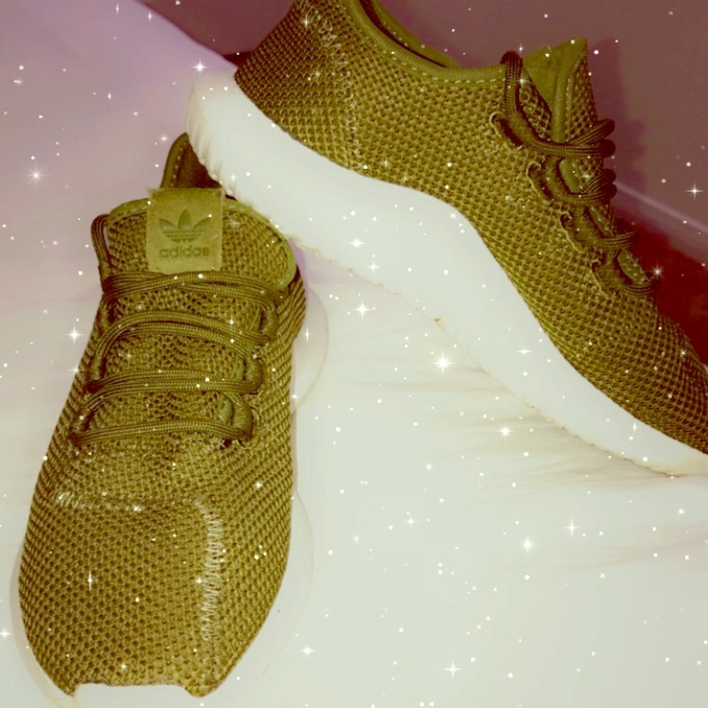 Adidas tennis shoes